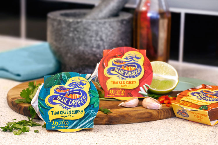 東亞食品品牌藍龍(Blue Dragon)視覺識別和包裝設計