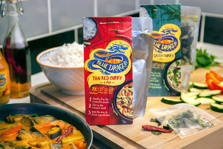 東亞食品品牌藍龍(Blue Dragon)視覺識別和包裝設計